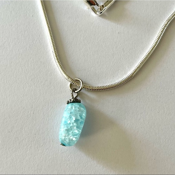 Beautiful Aquamarine Cracked Rock
Crystal Quartz & 18” silver plated Necklace - Picture 2 of 4